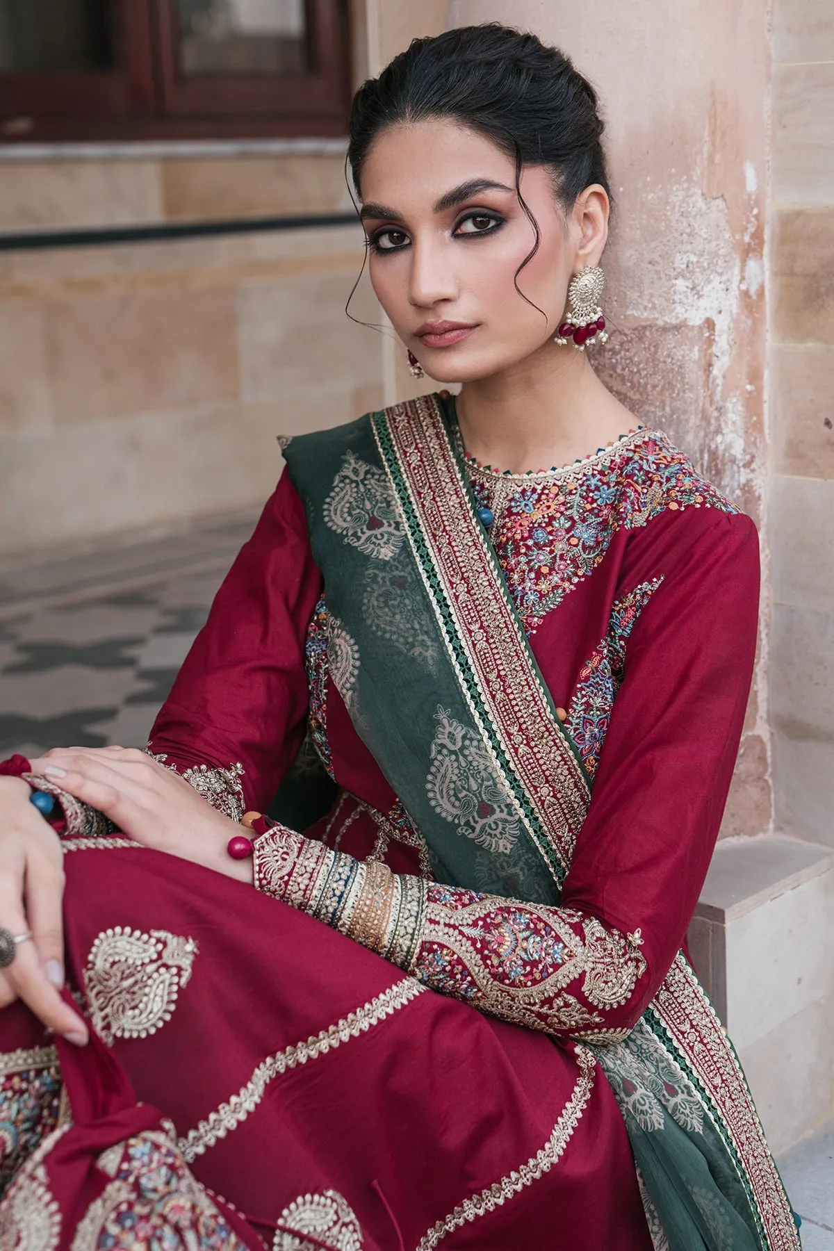 Jazmin Shahkaar Luxury Lawn Collection – Embroidered Luxury Lawn SL24-D11