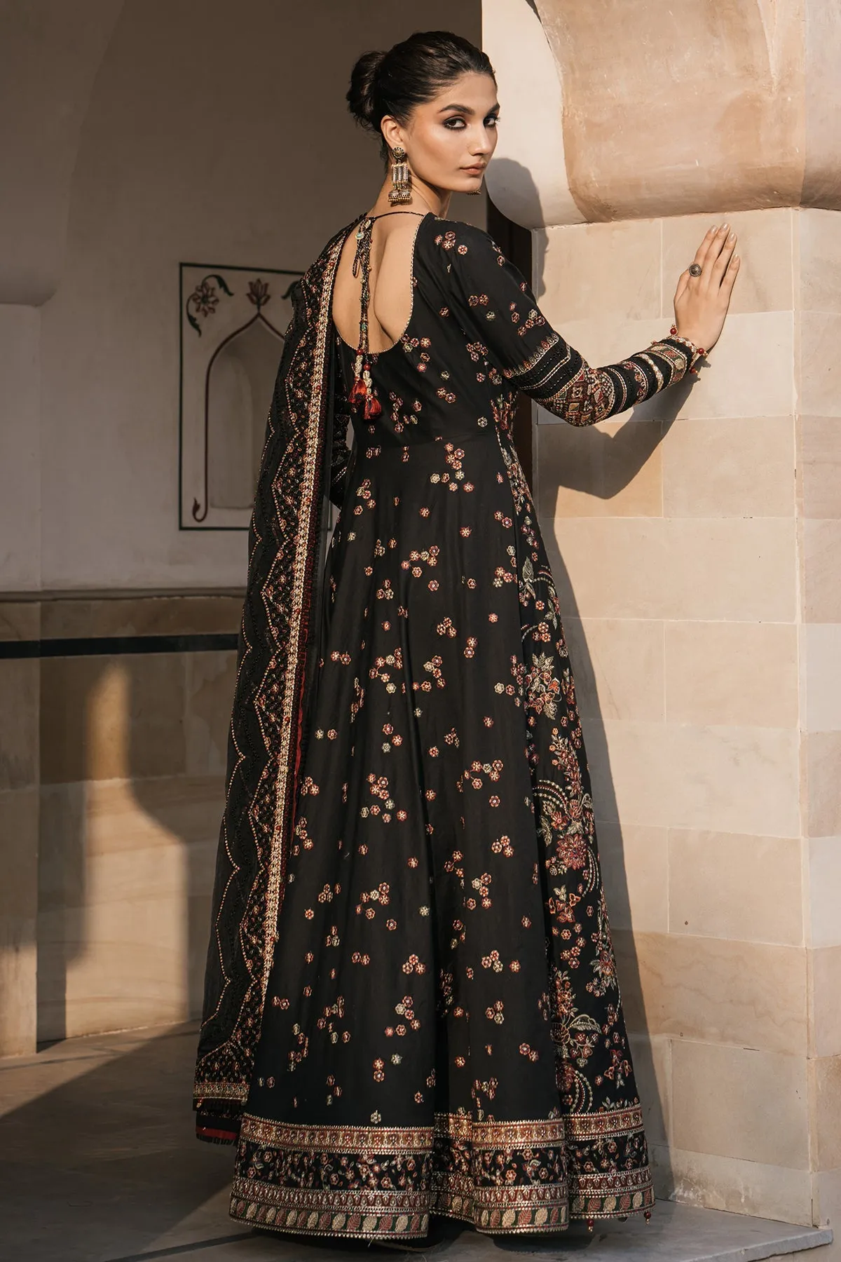 Jazmin Shahkaar Luxury Lawn Collection – Embroidered Luxury Lawn SL24-D15