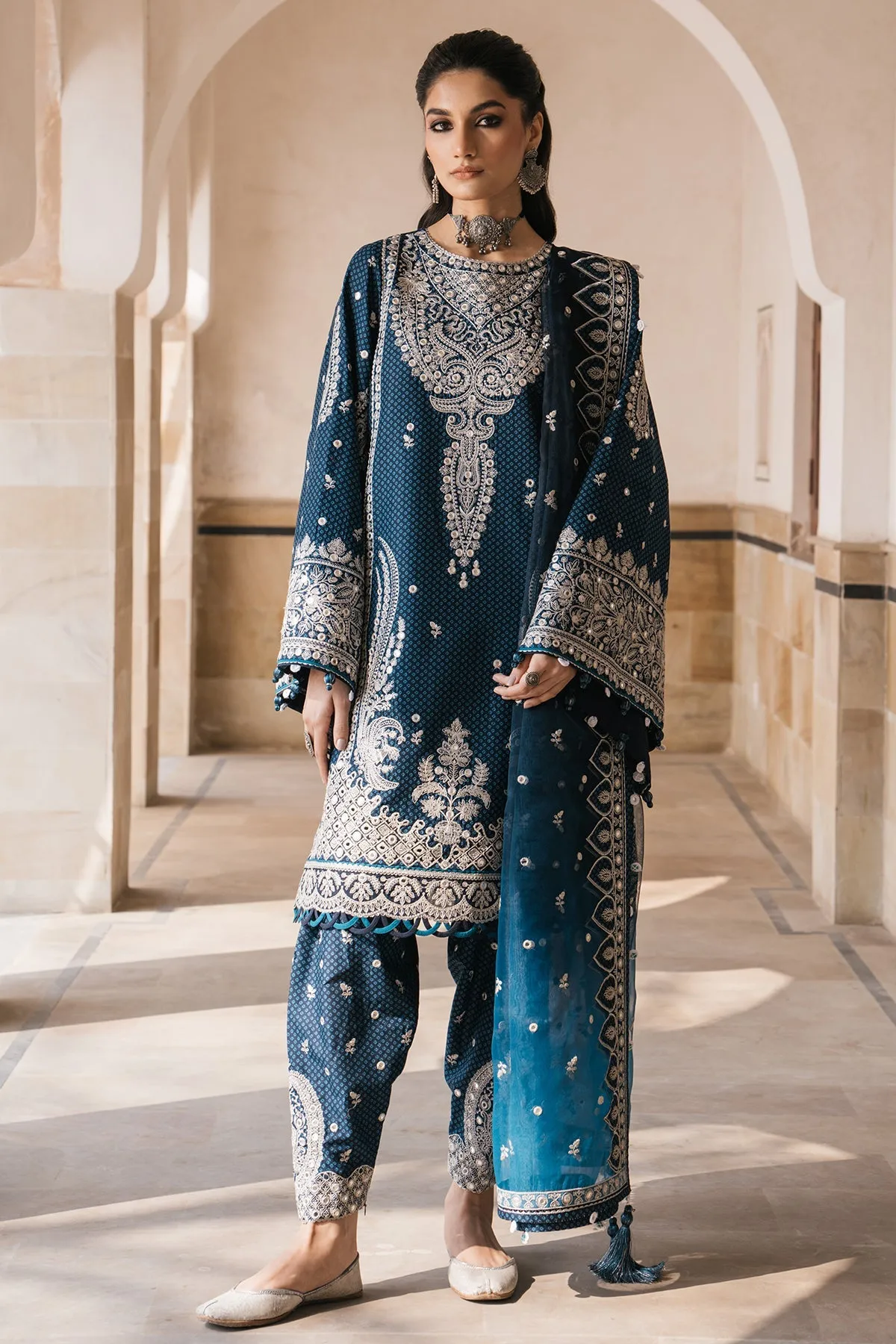 Jazmin Shahkaar Luxury Lawn Collection – Embroidered Luxury Lawn SL24-D5