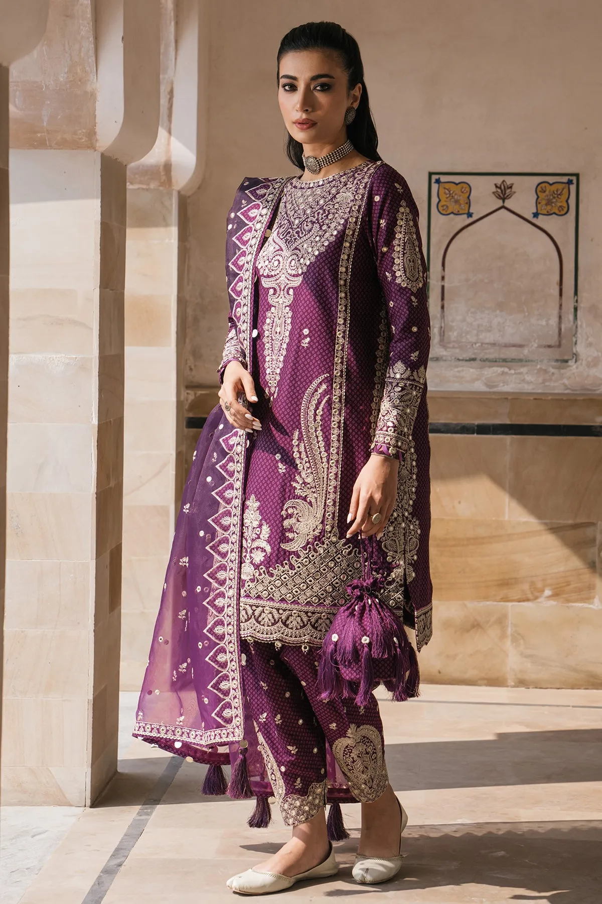 Jazmin Shahkaar Luxury Lawn Collection – Embroidered Luxury Lawn SL24-D6