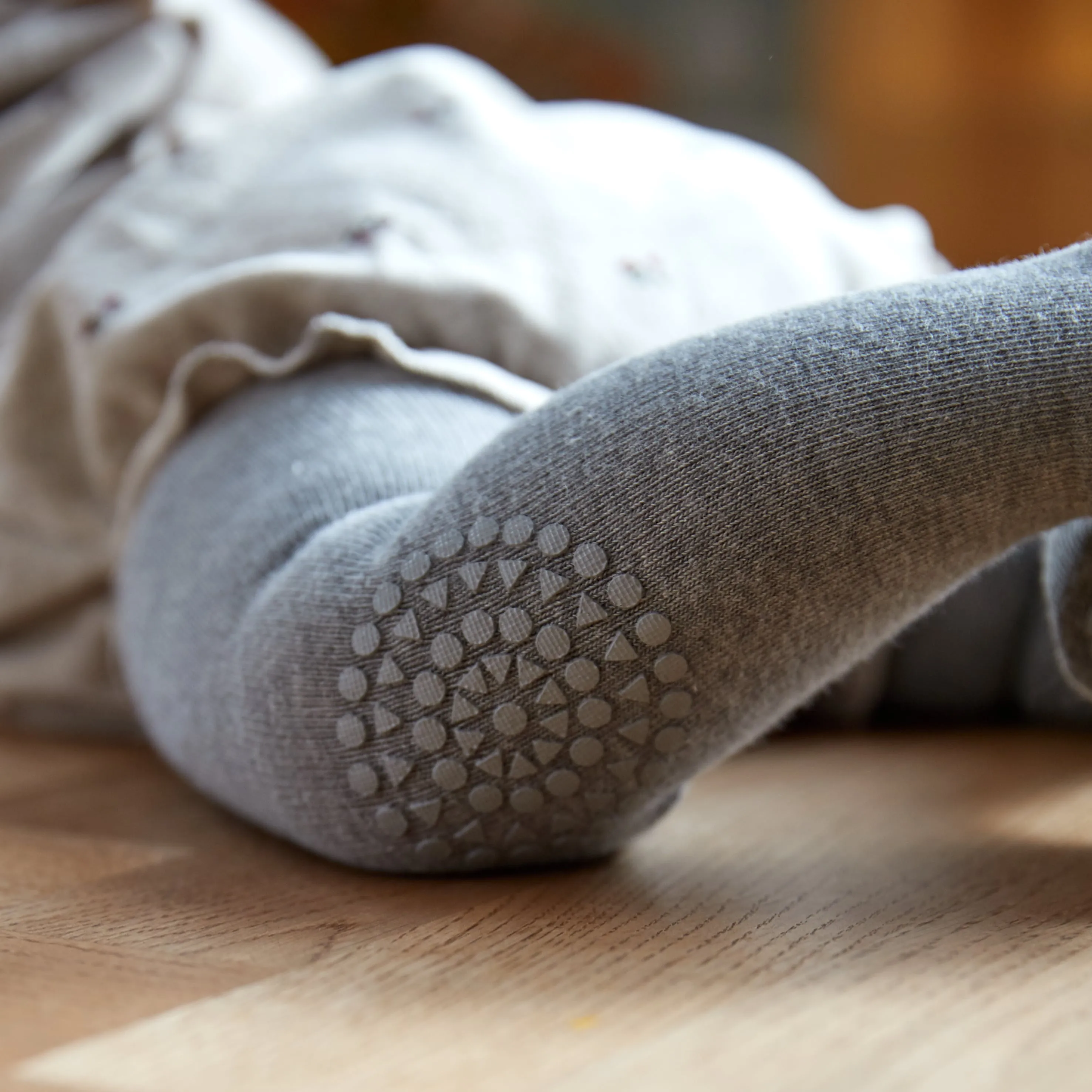 Non-slip crawling tights with grip for babies and toddlers - organic cotton - Grey Melange