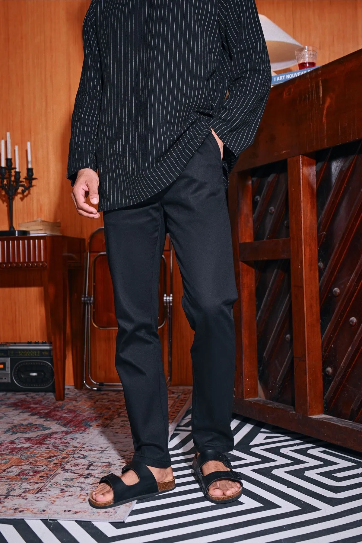 The Perfect Men Slim Fit Pants - Black