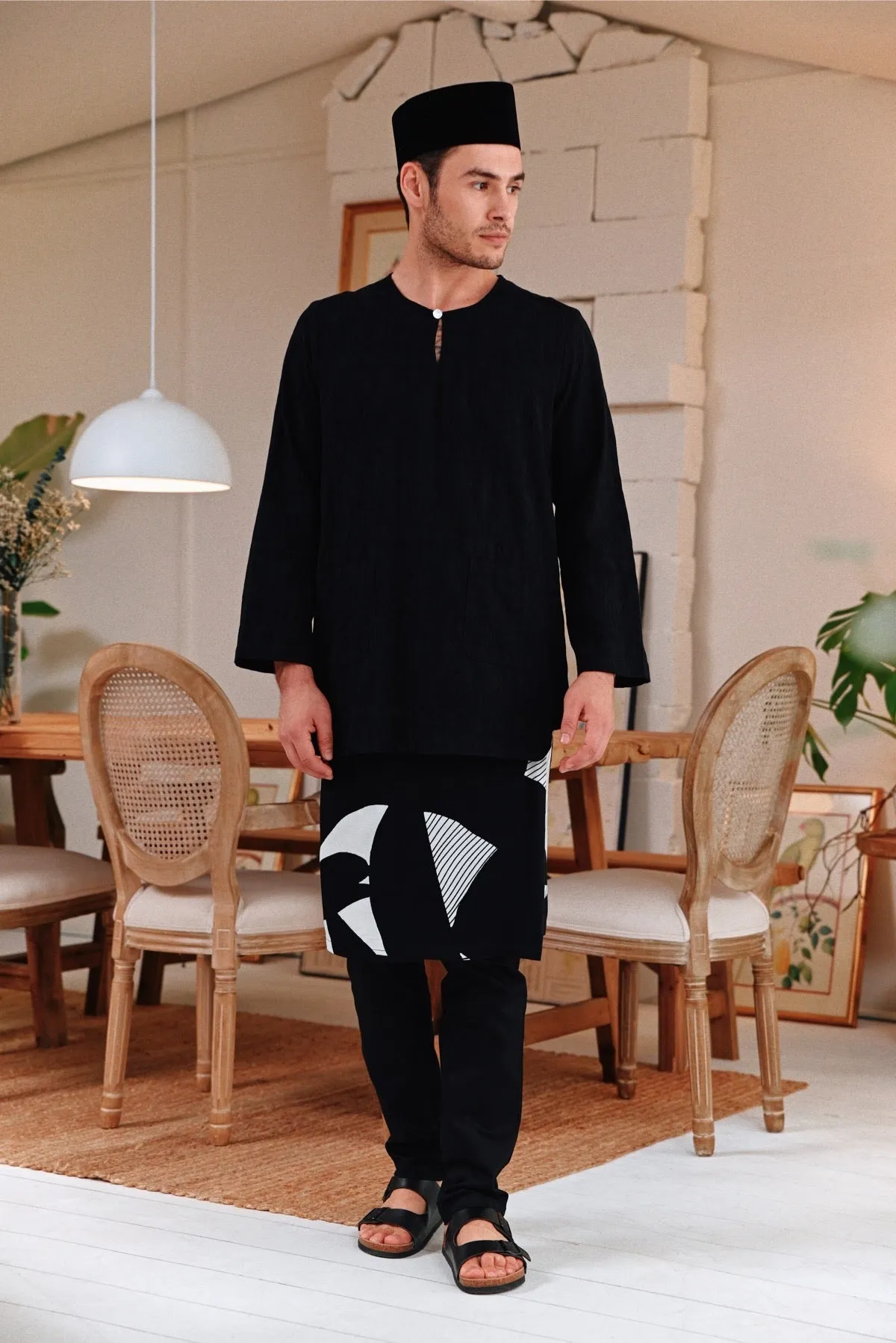 The Perfect Men Slim Fit Pants - Black